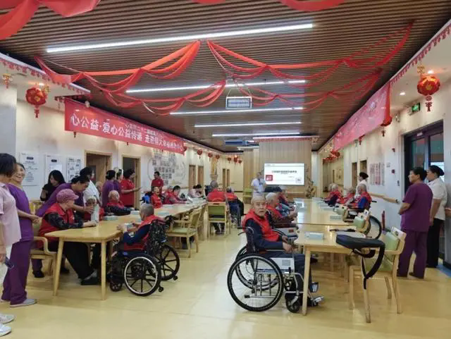 关爱老人健康，一心堂药业公益行动深入养老院，助力养老行业发展