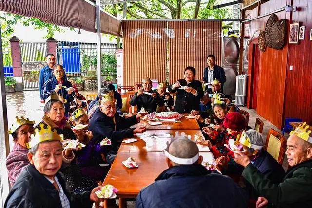 七旬老太创办乡村养老院，以温情服务温暖留守老人