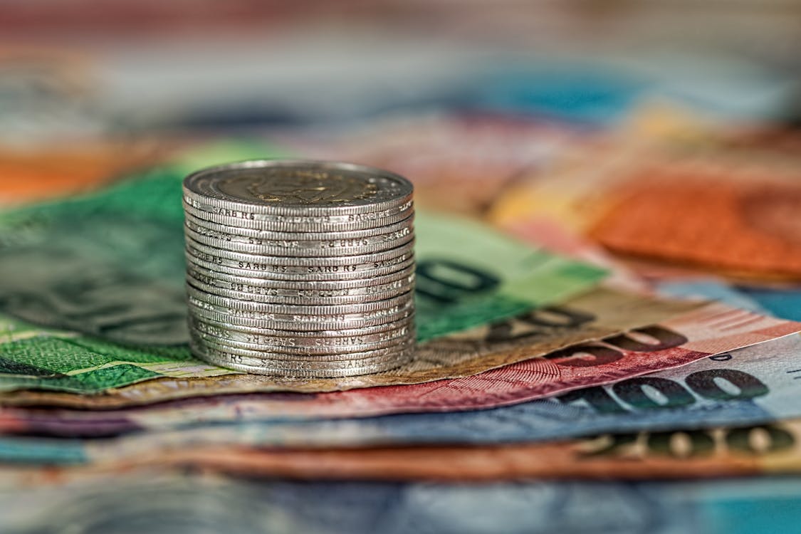 走进养老院送温暖，金融知识宣传活动获好评