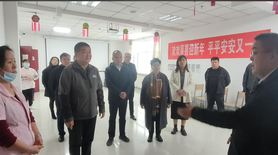石河子慈善总会联合企业代表团访问一三六团康顺养老院