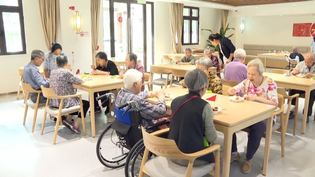 探索养老新模式：短期入住，温馨服务感动长者