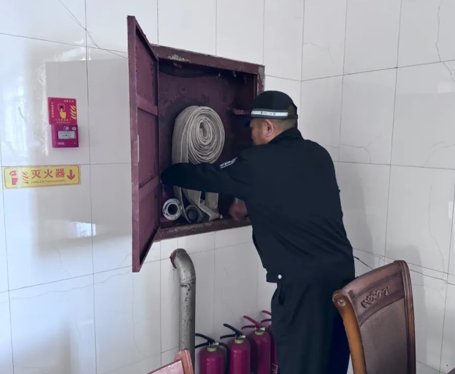近海派出所联合消防站对养老院进行安全检查