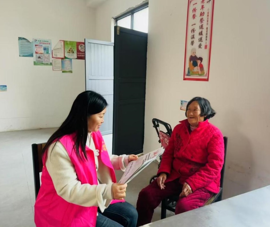 良梨镇妇联：“情暖桑榆” 养老院关爱行，播撒爱心火种