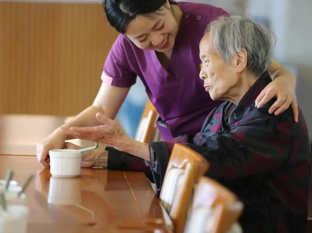 贵州养老新态势：标准化养老机构受热捧，多县区入住率超 70%
