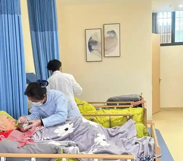 养老院里的温情接力：晋宁中专师生演绎暖心故事