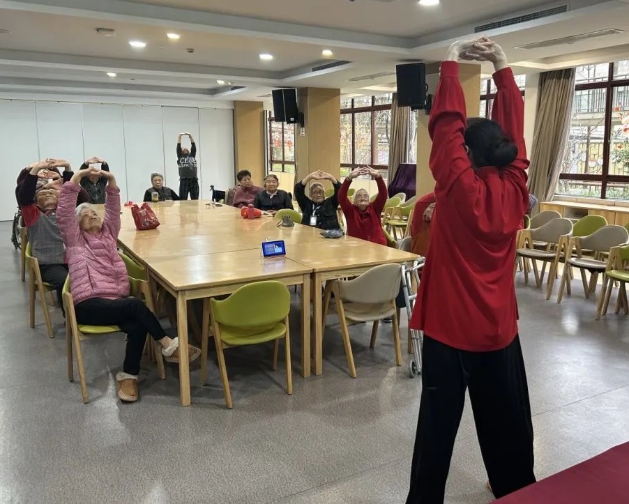在养老院学八段锦，老人们收获的不只是健康