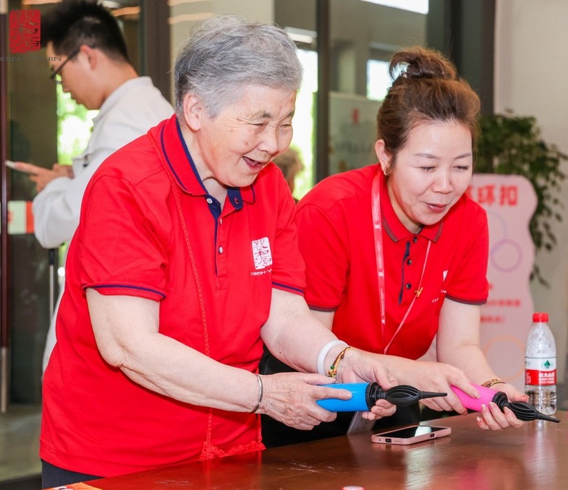 退休金养老新选择：杭州老人为何放弃居家养老，直言 “养老院生活更胜一筹”？